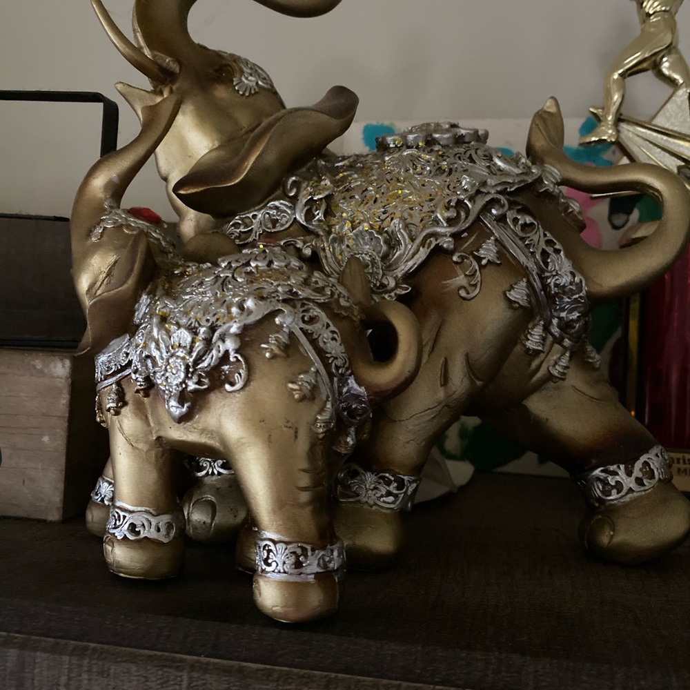 Elephant decor - Picture 2 of 3